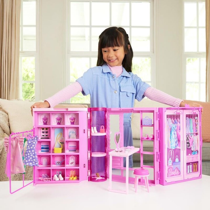Barbie Dream Closet Muñeca Rubia Con Armario